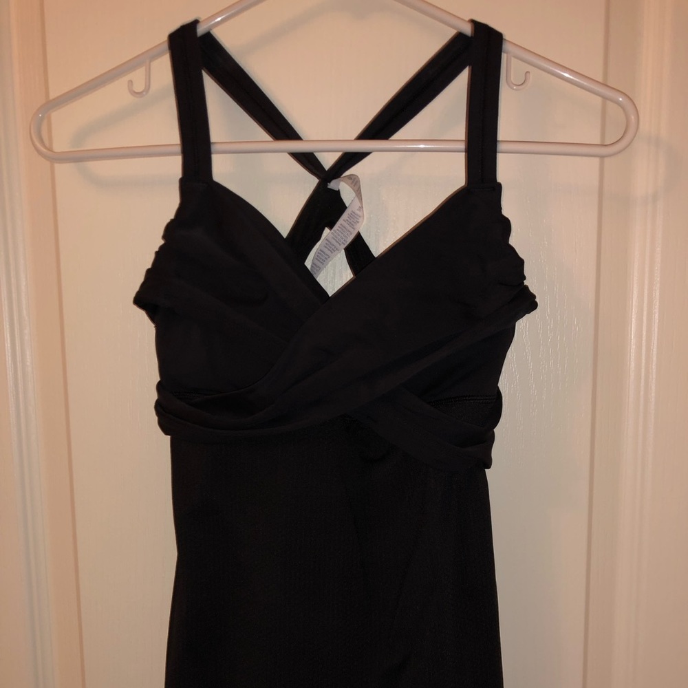 Super cute black workout top